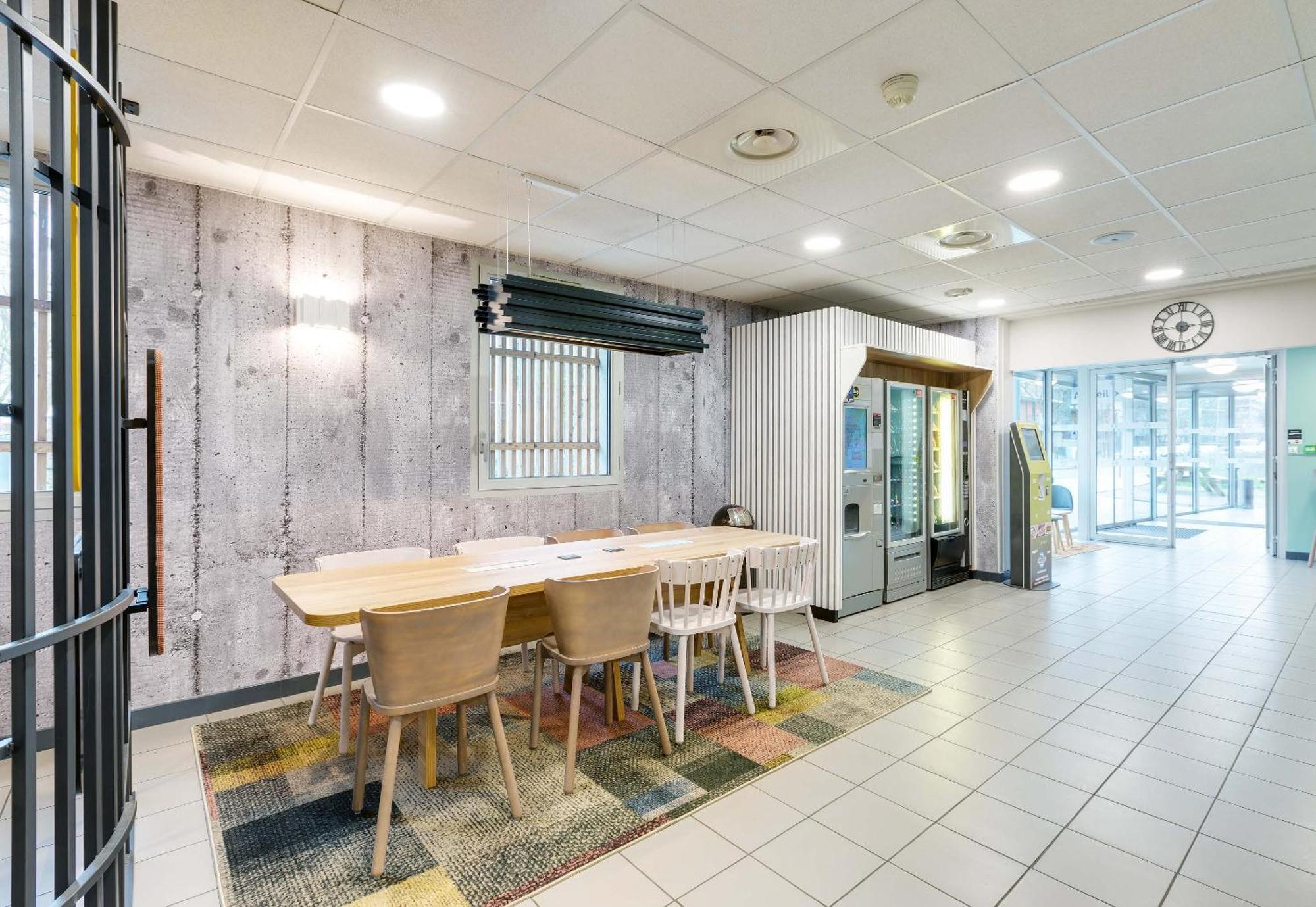 B&B Hotel Lille Centre Grand Palais Экстерьер фото