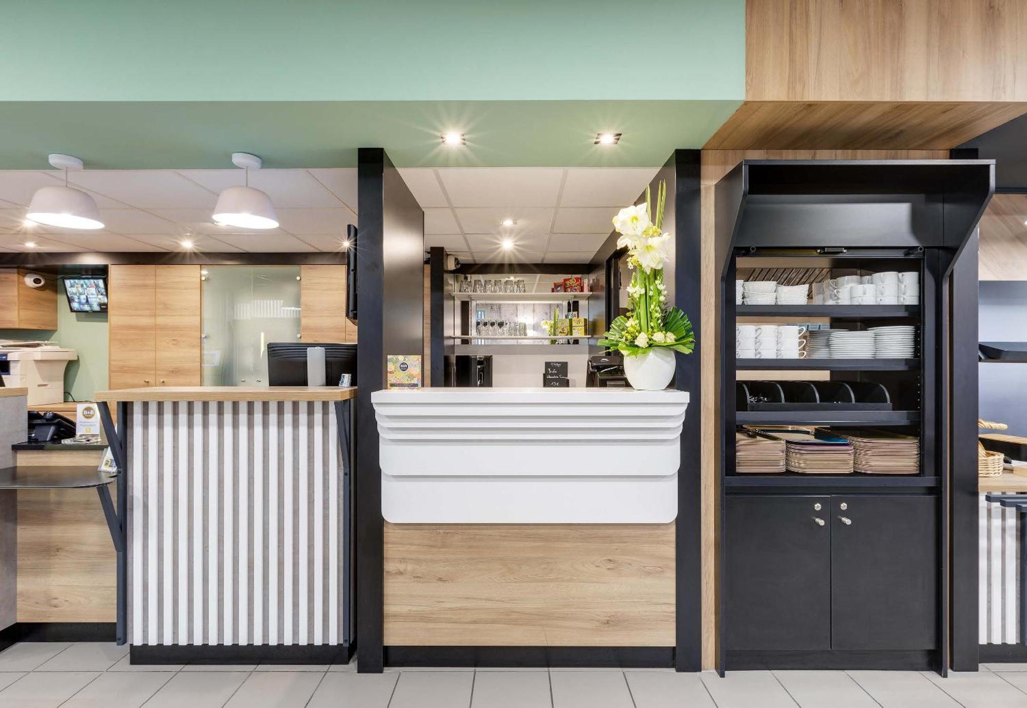 B&B Hotel Lille Centre Grand Palais Экстерьер фото